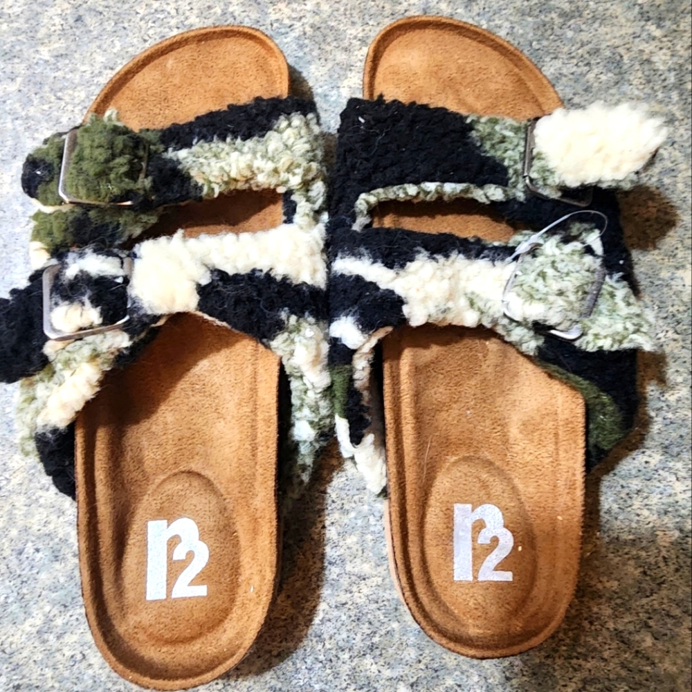 R2 Fuzzy Striped Sandals